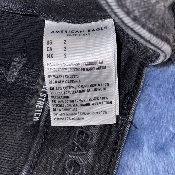 American Eagle Black Denim Shorts - Picture 3 of 3